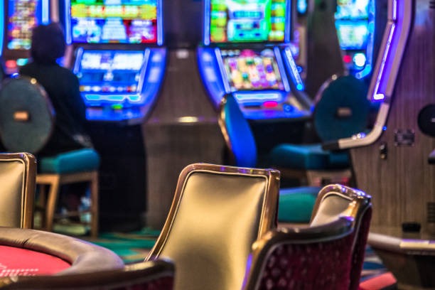 Close-up of live roulette wheel on nikmat777 Buffalo King table